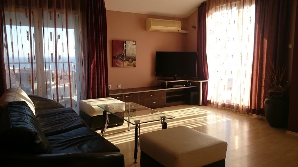 Bona Dea Club Hotel Sveti Vlas Buitenkant foto
