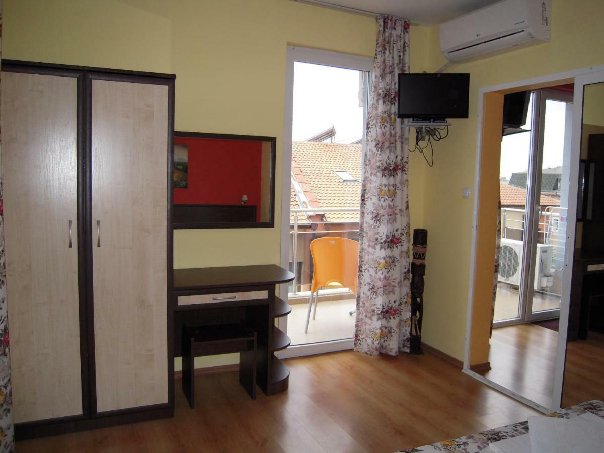 Bona Dea Club Hotel Sveti Vlas Buitenkant foto