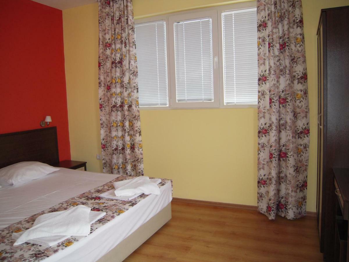 Bona Dea Club Hotel Sveti Vlas Buitenkant foto
