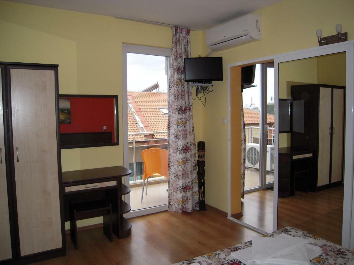 Bona Dea Club Hotel Sveti Vlas Buitenkant foto
