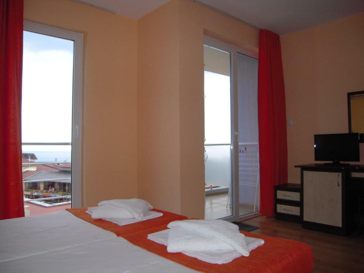 Bona Dea Club Hotel Sveti Vlas Buitenkant foto