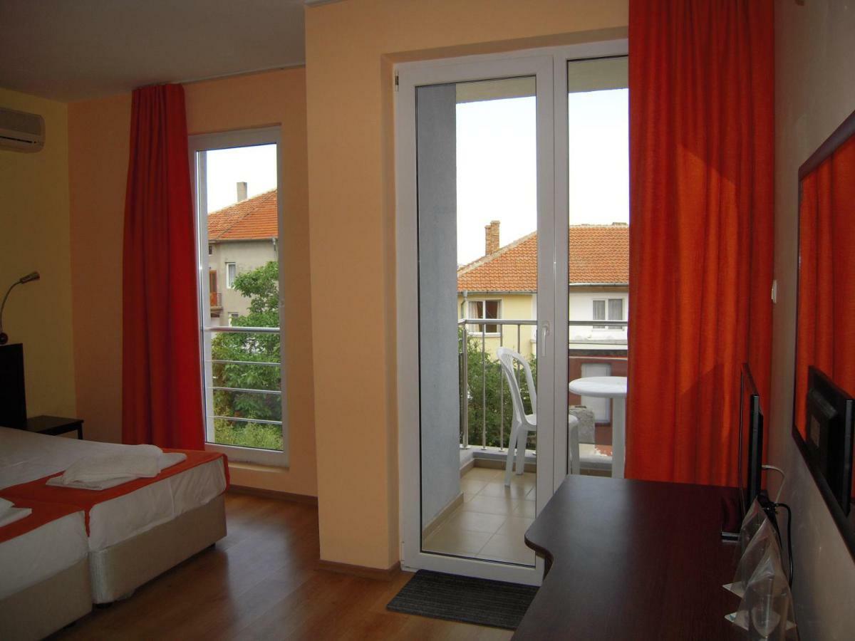 Bona Dea Club Hotel Sveti Vlas Buitenkant foto